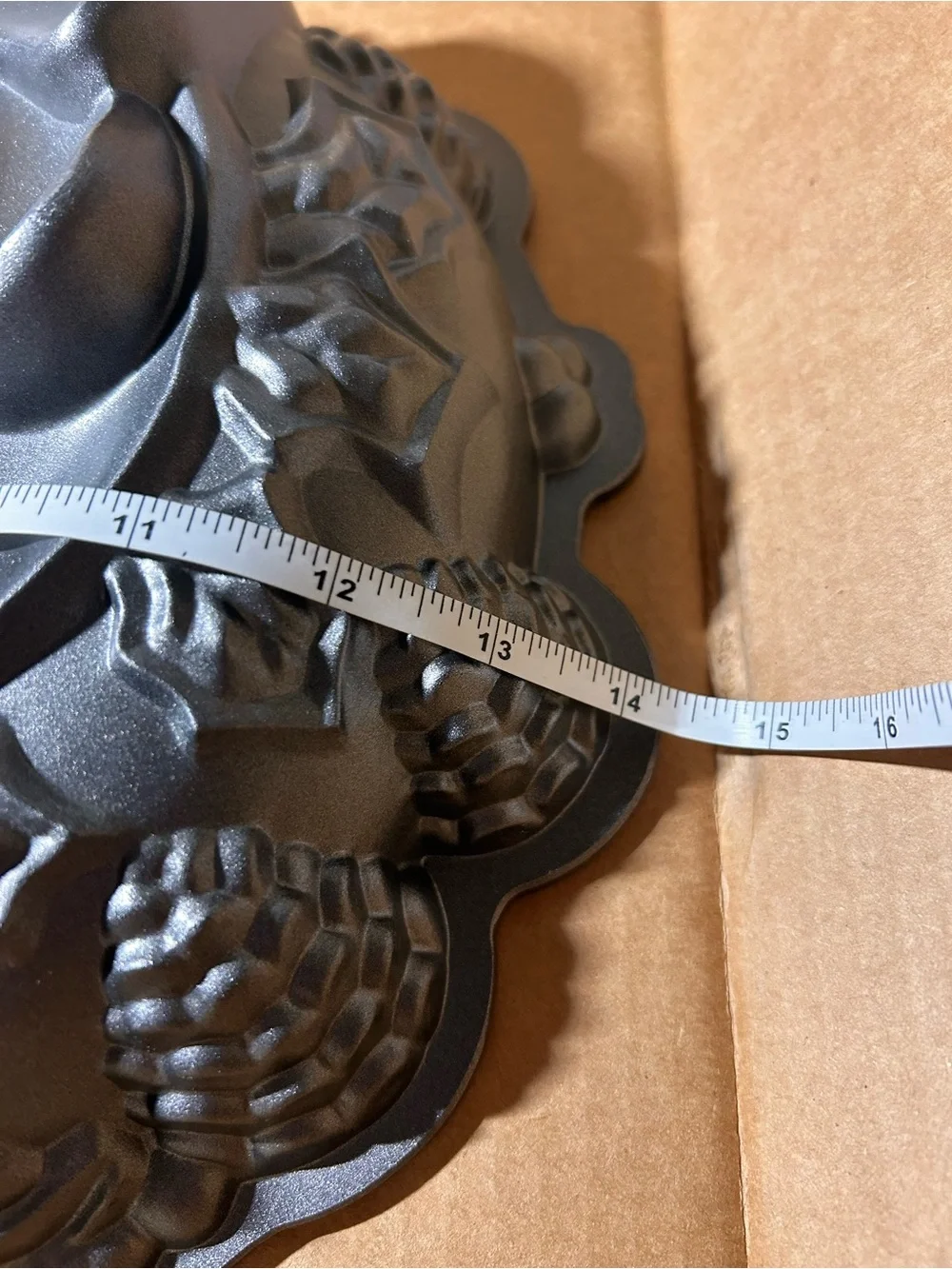 NWOT Williams Sonoma Wreath Bundt Cake Pan